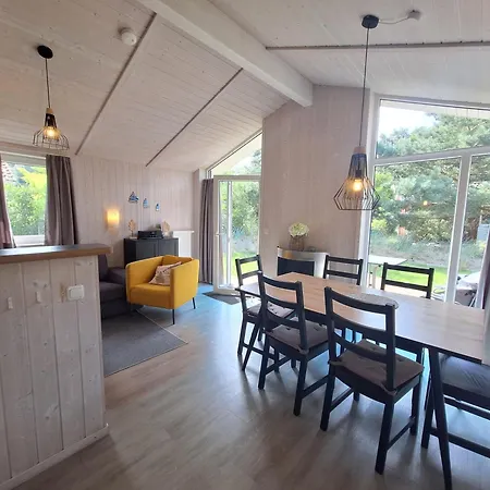 Strandhaus Duenenpark 2a * Priwall